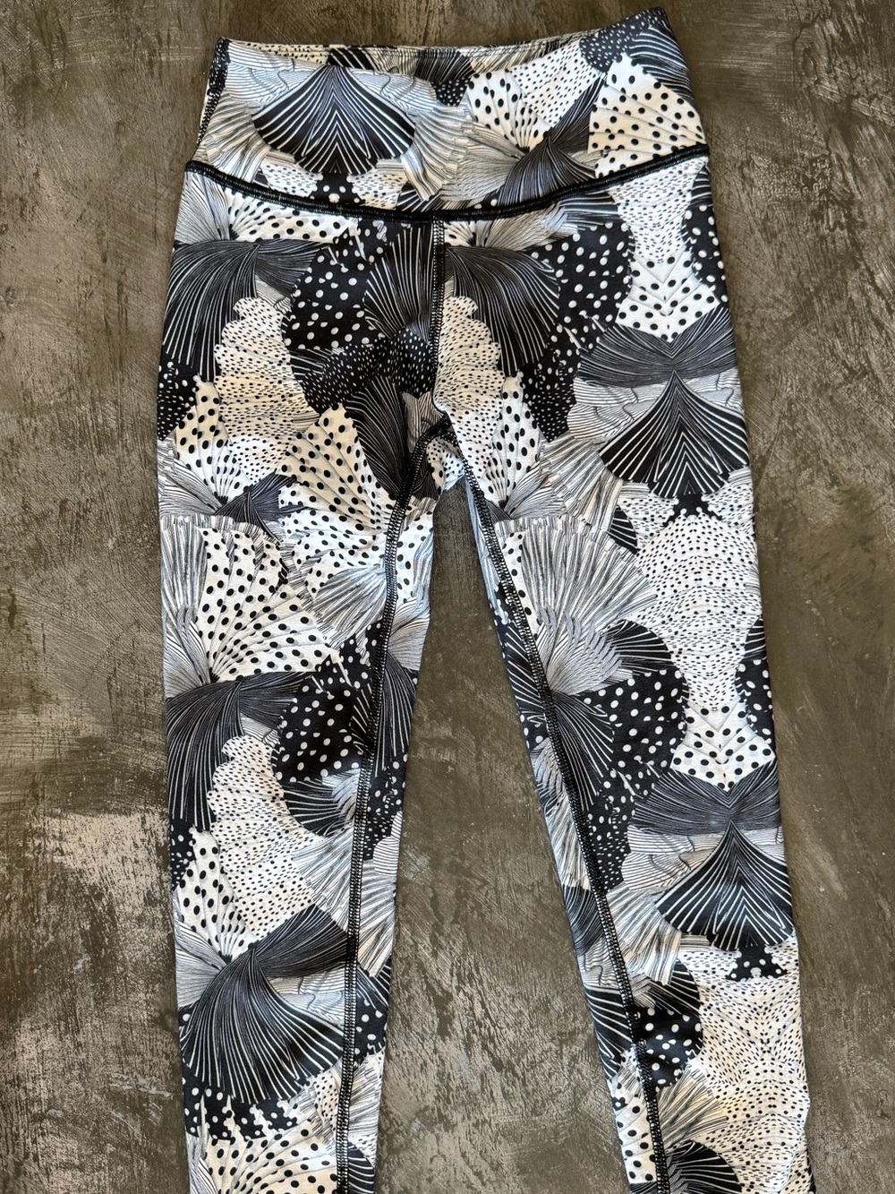 Becco Black & White Printed Leggings